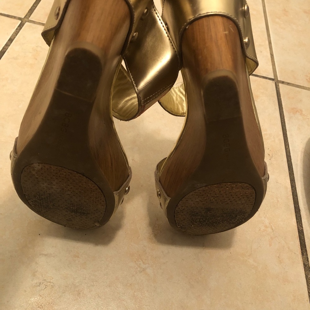BCBGeneration Gold & Printed Wedges - Picture 4 of 4